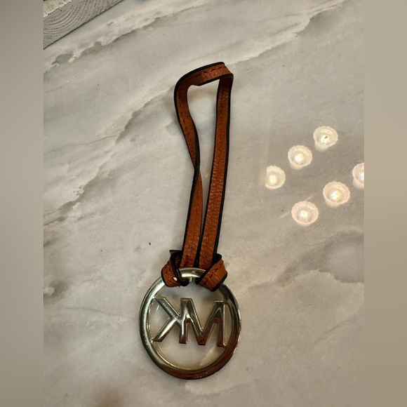 Michael Kors set of 2 Brown & tan Silver tag Keychain - Picture 3 of 5
